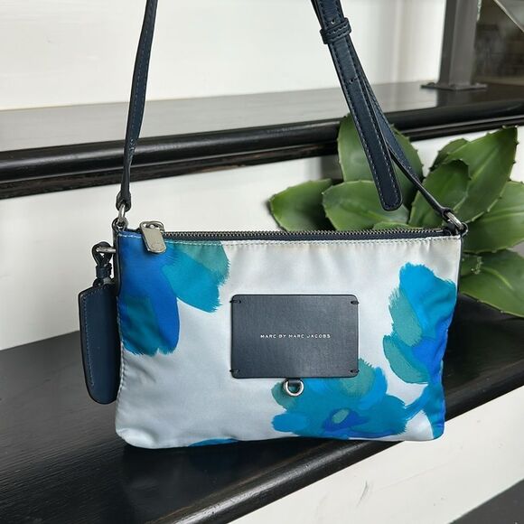 Marc by Marc Jacobs Floral Crossbody Purse Watercolor Print Nylon handbag Bag - Picture 1 of 11
